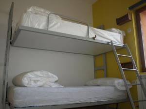 Albergue Fresno de Cantespino - La Tormenta