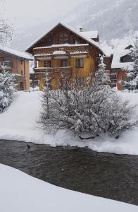 Chalets Chalet Riviere, 5 en-suite. : photos des chambres