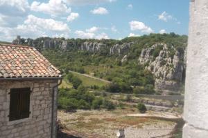 Maisons de vacances maison pierre et voute au coeur du village : photos des chambres