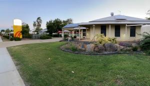 Country Roads Motor Inn Gayndah
