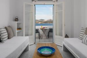 Venia's Guesthouse Milos Greece