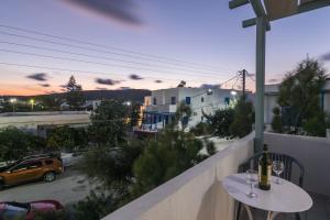 Venia's Guesthouse Milos Greece