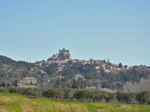 Maisons de vacances Cozy cottage in Carpentras with fenced pool : photos des chambres