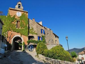 Maisons de vacances Cozy cottage in Carpentras with fenced pool : photos des chambres