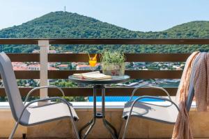 Mihaela & Brigita BayView Studio Apartments