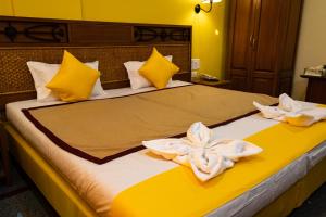 Hotel Raj Resort