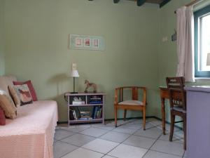 Two-Bedroom House (Bird House)