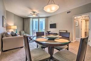 Destin Condo with Amenities and Pool Less Than half Mi to Beach