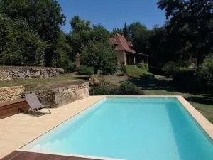 Dans la bastide de Domme - piscine chauffée, parking privé - Cénac-et-Saint-Julien