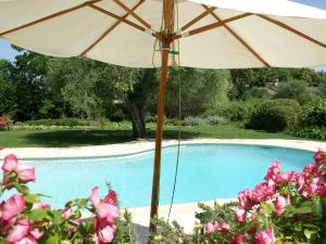 Villas Stunning villa with heated swimming pool air conditioning and large private enclosed garden : photos des chambres