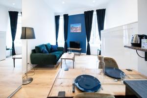 Appartements Le Romanee - Tres joli studio moderne tout confort proche place Valmy : photos des chambres