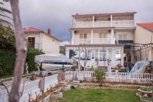 Double Room with Sea View room in Rooms Katica B&B