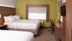 Standard Queen Room with Two Queen Beds room in Holiday Inn Express Mount Pleasant- Scottdale an IHG Hotel