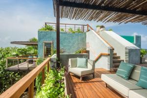 luxury beachfront villa in Sian Kaan
