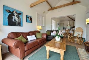 East Green Farm Cottages - The Granary
