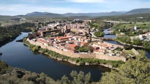 Puente viejo de Buitrago casa Enebro