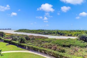 Beachfront condo with wraparound balcony/pool/tennis - Ubytování bez kategorie ve městě Marco Island