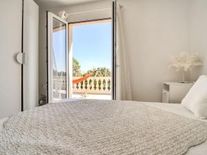 Villas Chic Villa in le Cannet des Maures with Pool and Terrace : photos des chambres