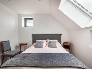 Maisons de vacances Holiday Home in Cercy-la-Tour with Terrace : photos des chambres