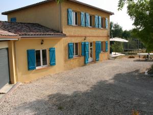 villa in Piquecos with swimming pool