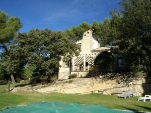 Villas Lovely holiday home with fenced garden and enclosed swimming pool : photos des chambres