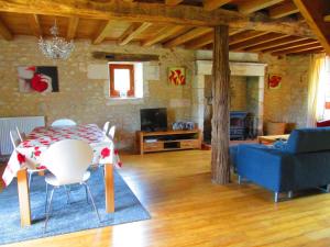 Maisons de vacances Beautiful holiday home in Verteillac with pool : photos des chambres