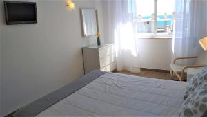 T1 Mira Praia 7 - Remodelado, Ar-Condicionado, Vista Mar, Wifi