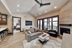 Two-Bedroom Apartment room in Brand-New Ski-In Ski-Out Condo with Pool & Hot Tub condo