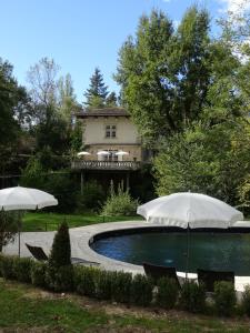 Hotels Hostellerie Restaurant Les Gorges de l'Aveyron : photos des chambres