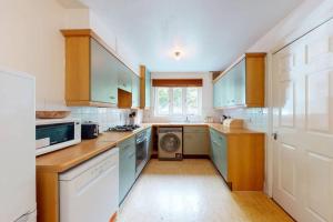 Super 2 bed House with PrivateGarden