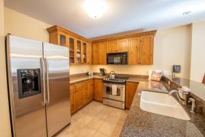 Kid-Friendly 2BR 3BA Slopeside Condo