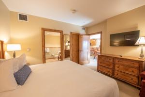 Kid-Friendly 2BR 3BA Slopeside Condo
