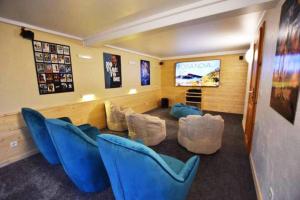 Le Héron 28pers, Malmedy- Home cinéma, balnéo, sauna, jardin