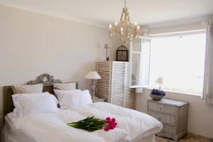 BORD DE MER - AC, WIFI, chic, sea view, beach 2 minutes walk