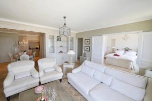 BORD DE MER - AC, WIFI, chic, sea view, beach 2 minutes walk