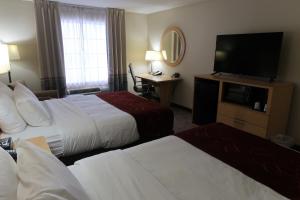 Superior Queen Room with Two Queen Beds - Non-Smoking room in Comfort Suites Coraopolis
