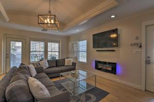Holiday Home room in Galveston Getaway with Decks Less Than 2 Miles to Beach