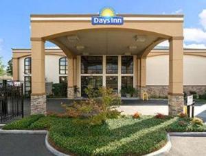 Room #53254728 room in Days Inn & Suites by Wyndham Tuscaloosa - Univ. of Alabama