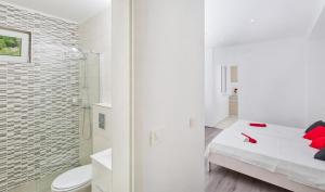 Accommodation Duper