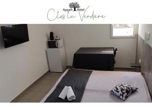 Hotels Le Clos la Verdiere : Chambre Double ou Lits Jumeaux - Vue sur Piscine