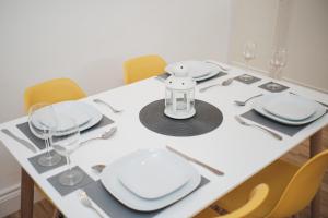 Canterbury 2 Bed Apartment Close to Town CT1 Sleeps 6