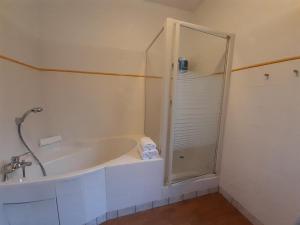 Hotels Auberge De Kerveoc'h : photos des chambres