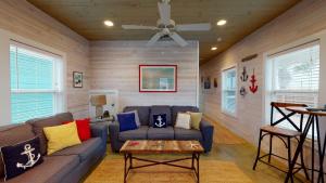 Three-Bedroom House room in 17 Royal Palms Home