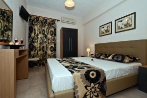 Oasis Deluxe Apartments Skopelos Greece