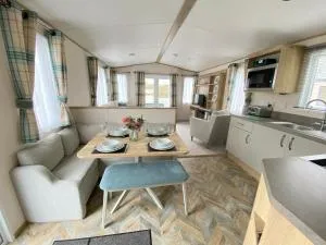 Goosewing Lakeside Lodge - Siddington