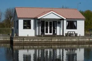 Swift Cottage, Norfolk Broads - Ludham