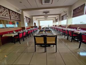 Hotel Manas Plus