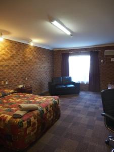 Cobar Town & Country Motor Inn