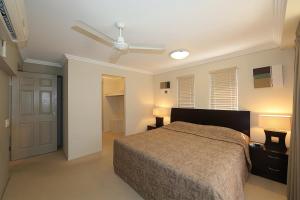 Pacific Reef by Kacys