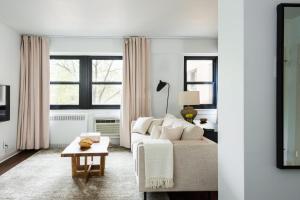 Apartment room in Warm CWE 1BR near BJC by Zencity